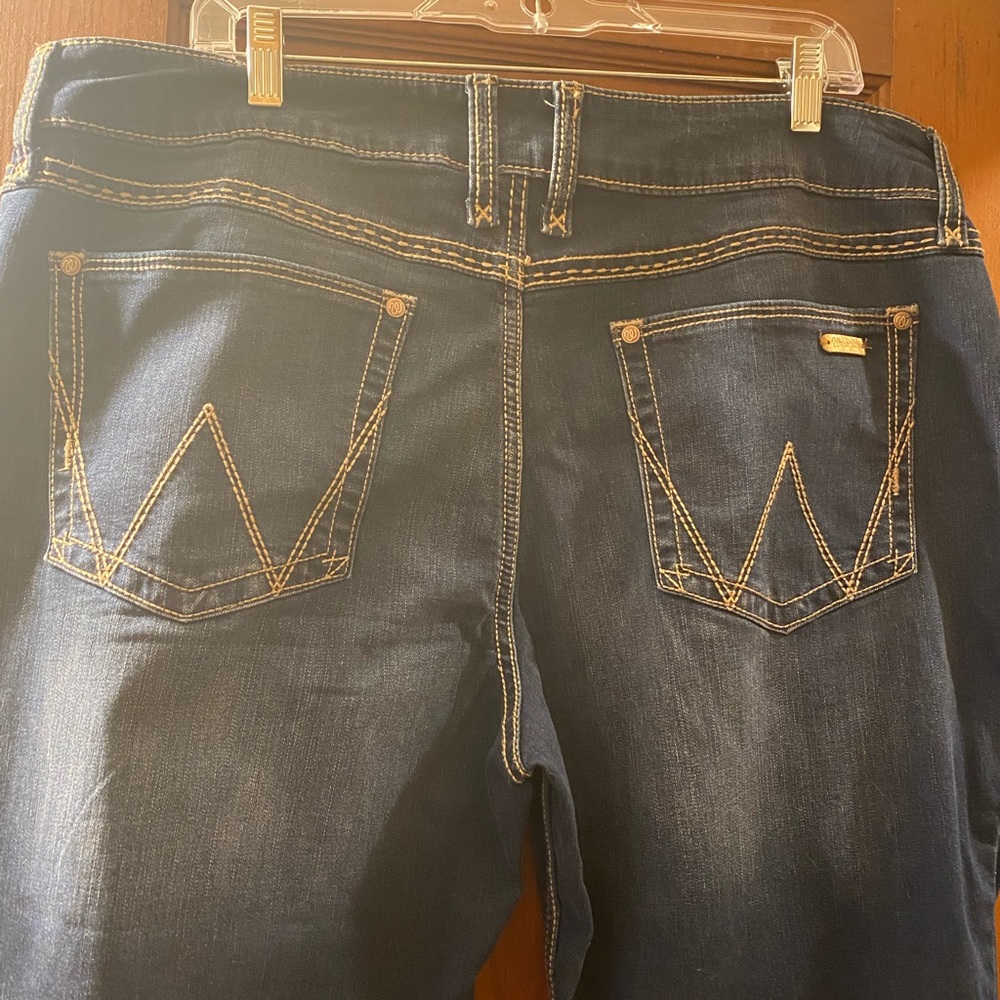 NWOT Women’s plus size Wrangler Boot Cut Jeans size 20 x34